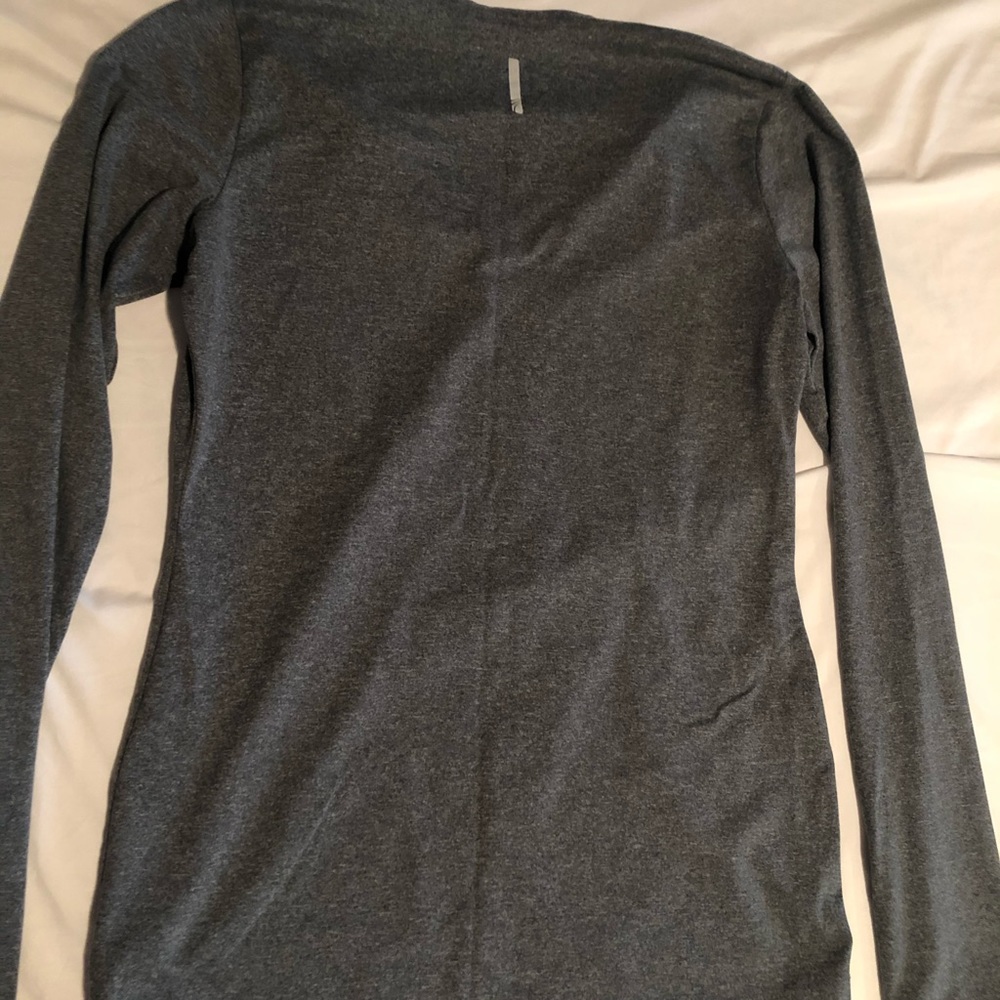 Athletic long sleeve top